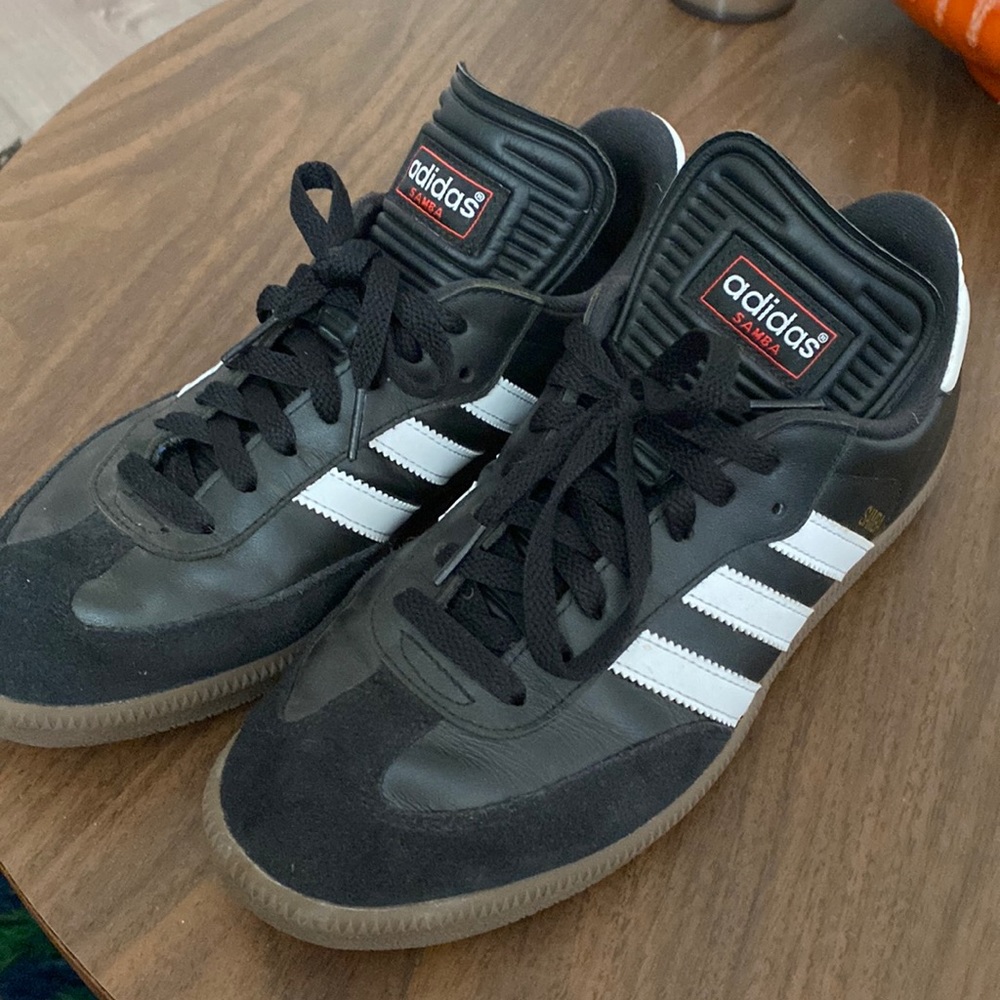 Black Adidas Samba gum sole M8